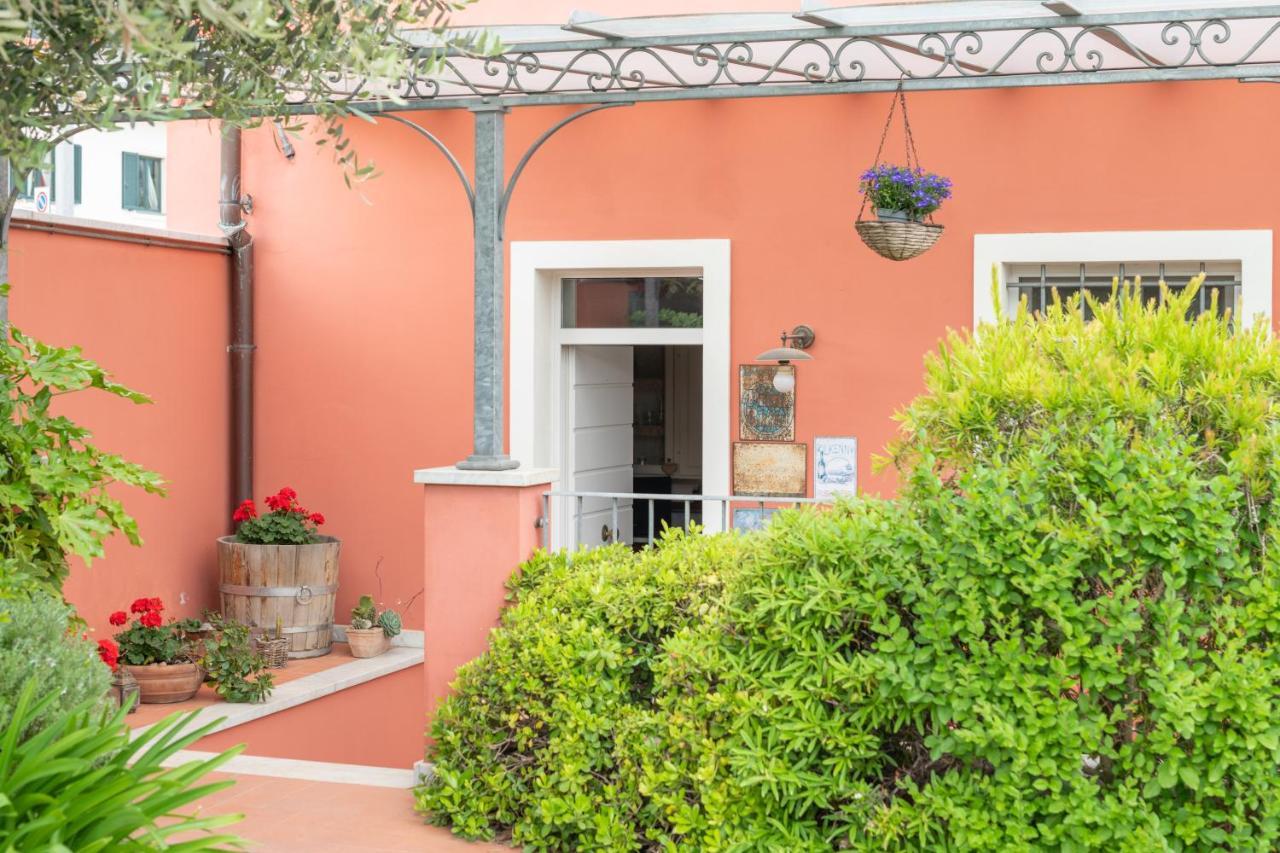 In Versilia Seravezza Bagian luar foto
