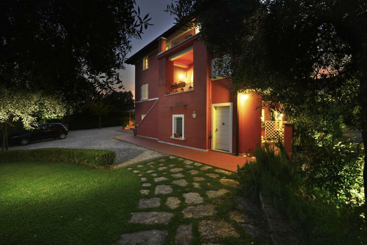 In Versilia Seravezza Bagian luar foto