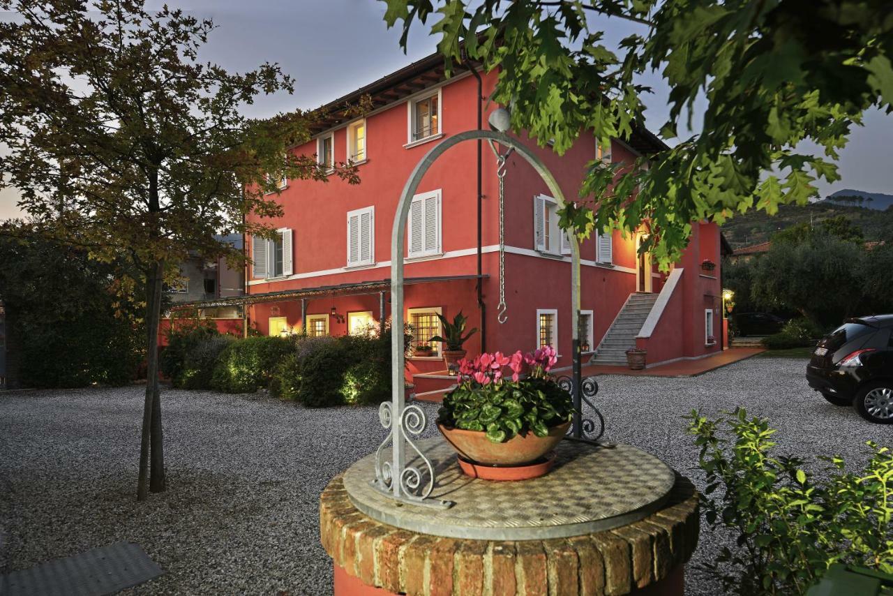 In Versilia Seravezza Bagian luar foto